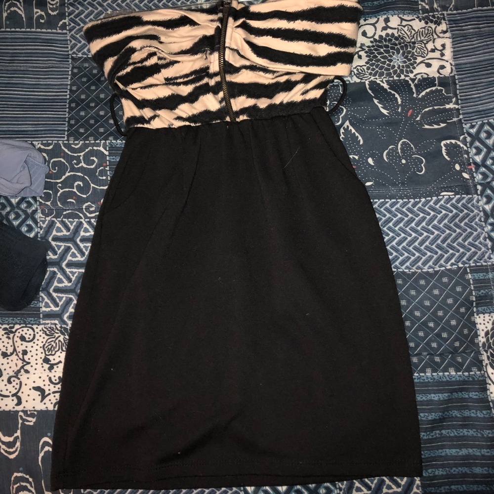 Dress - Picture 2 of 3